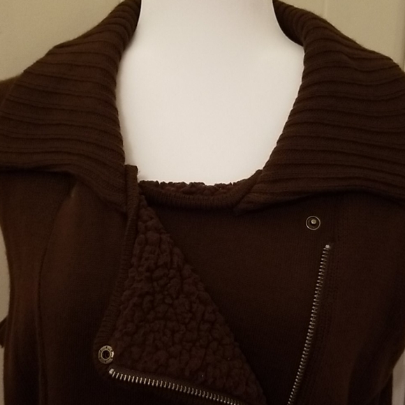 New Directions Petite Sweater.NWT. - Picture 2 of 6